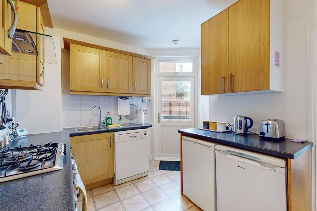 Spacious 2Bd Apartment Cricklewood 伦敦 外观 照片
