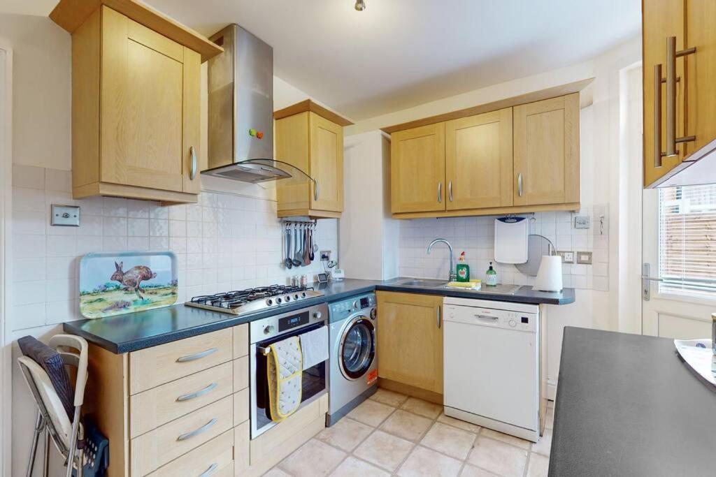 Spacious 2Bd Apartment Cricklewood 伦敦 外观 照片