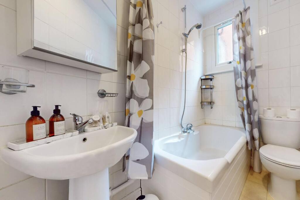 Spacious 2Bd Apartment Cricklewood 伦敦 外观 照片